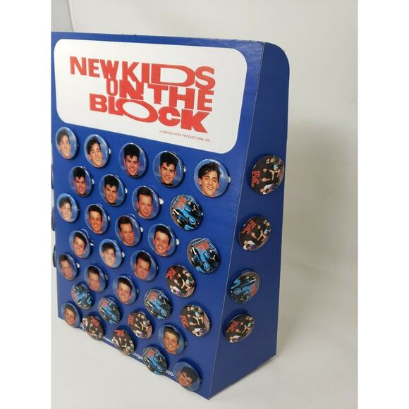 Vintage 1989 New Kids On The Block NKOTB 40 Pinback Button Display New Old Stock - Picture 3 of 5